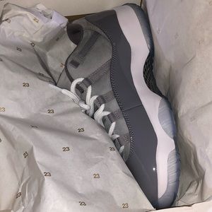 Jordan 11’s low cool grey